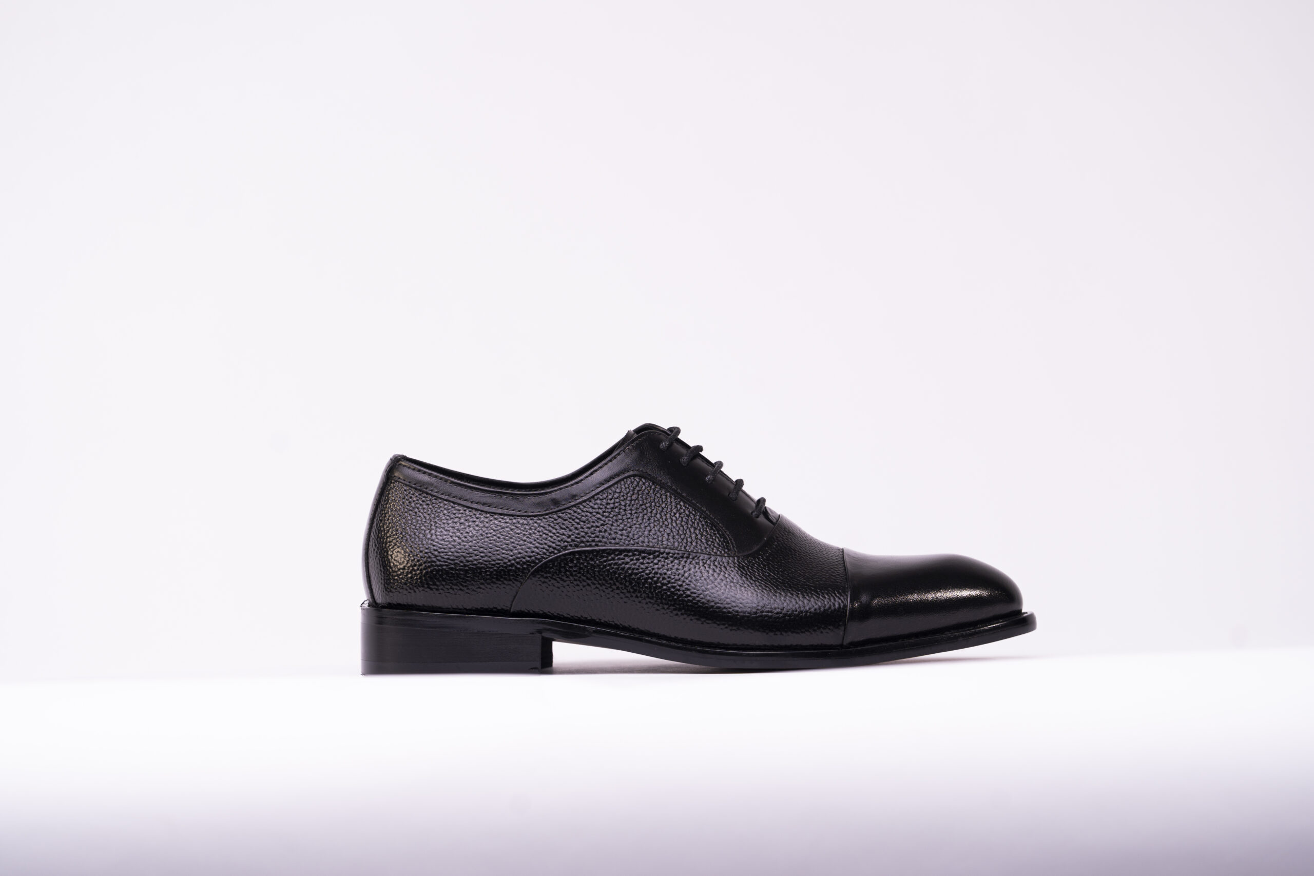 Cap Toe Oxfords - Pebbled Black